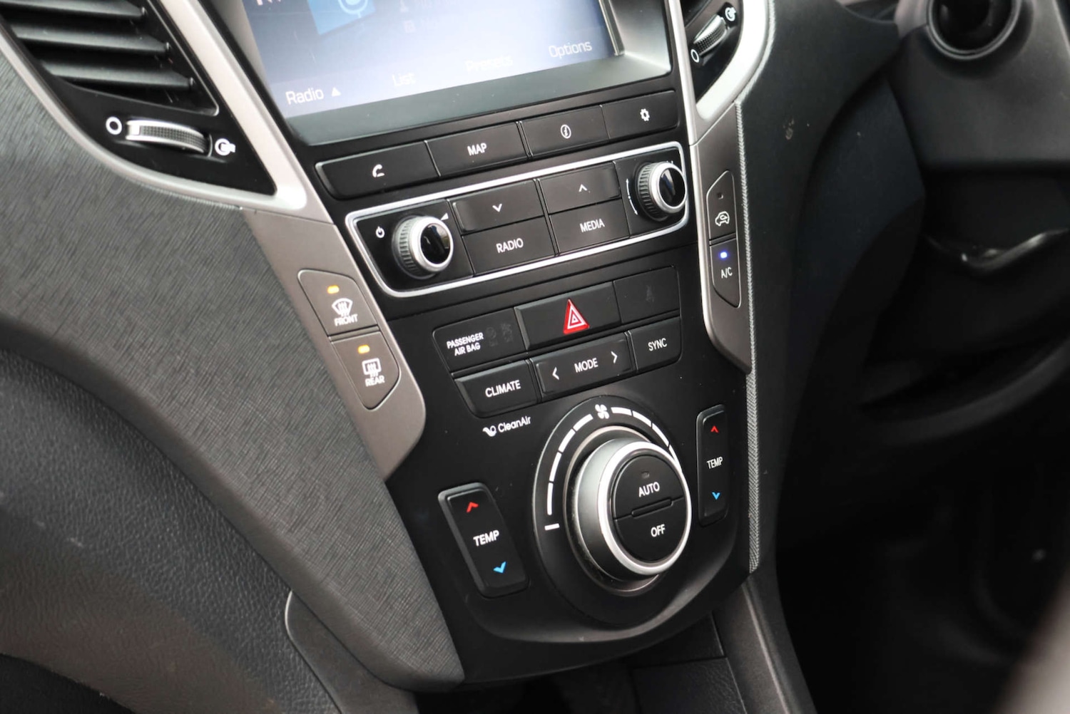 Used Hyundai Santa Fe 2016 for sale - 77053370: Photo 13