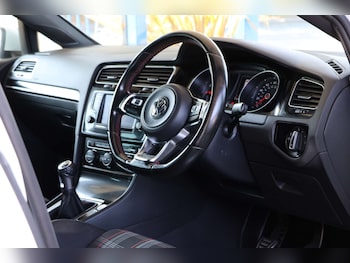 Used Volkswagen Golf 2016 for sale - 79209351: Photo