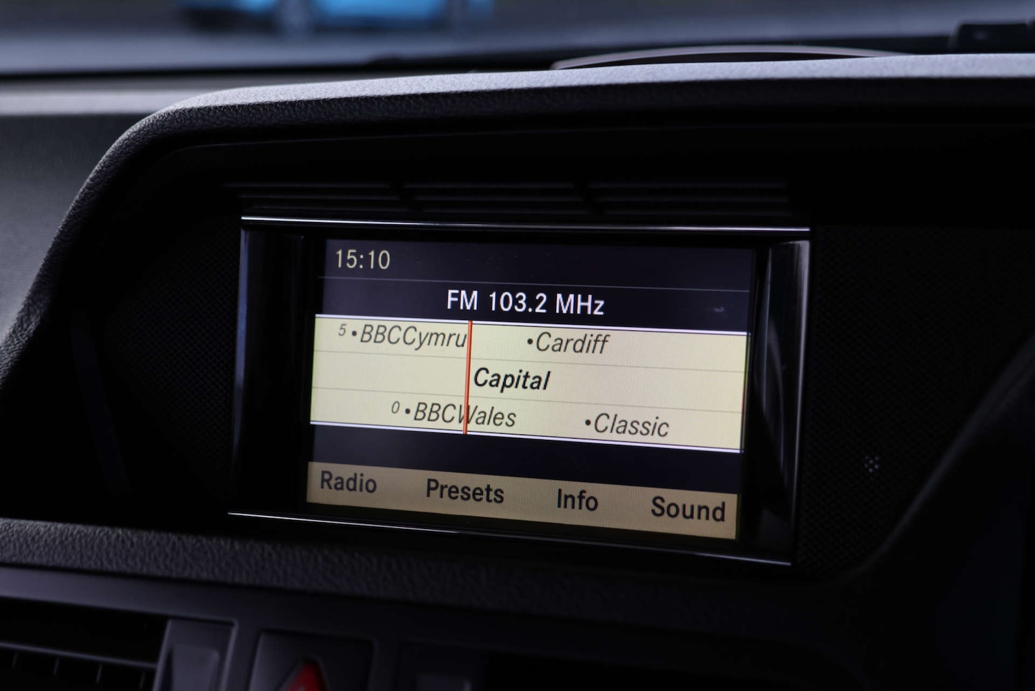 Used Mercedes-Benz E Class 2010 for sale - 77080229: Photo 30