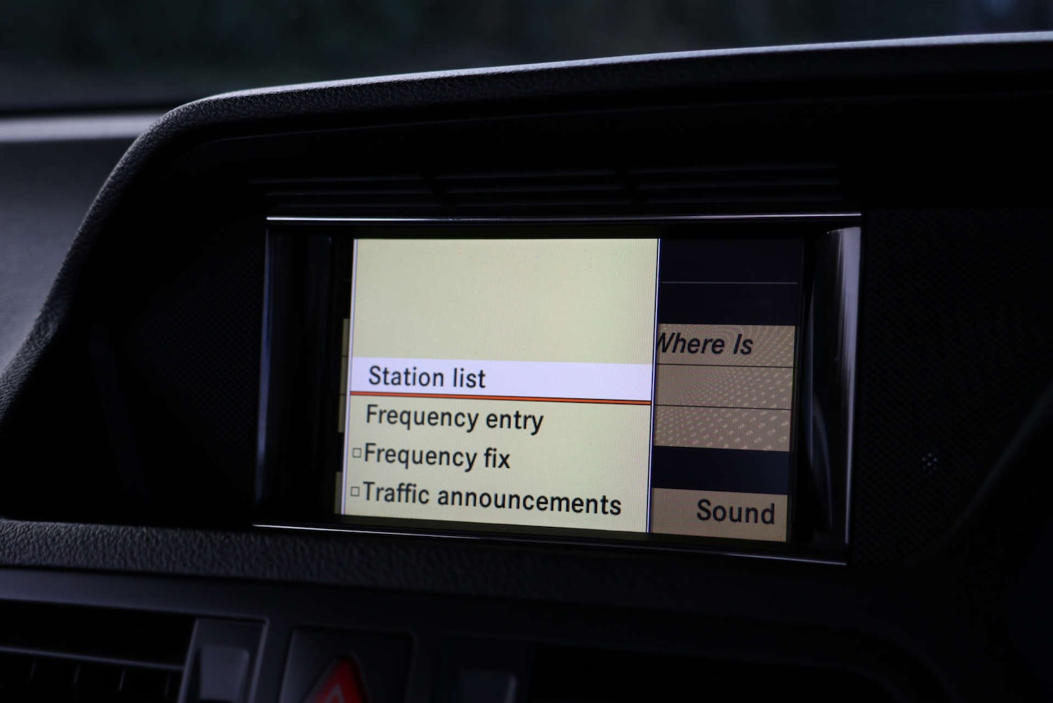 Used Mercedes-Benz E Class 2010 for sale - 77080229: Photo 32