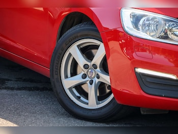 Used Volvo V60 2016 for sale - 79209321: Photo