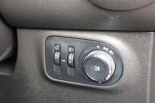 Used Vauxhall ADAM 2015 for sale - 76278572: Photo 14