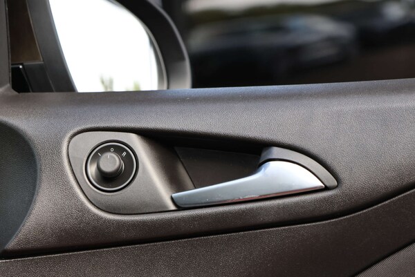 Used Vauxhall ADAM 2015 for sale - 76278572: Photo 16
