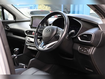Used Hyundai Santa Fe 2019 for sale - 78632404: Photo