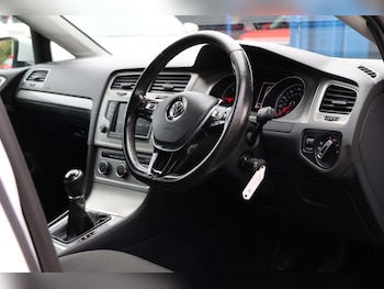 Used Volkswagen Golf 2015 for sale - 76481429: Photo