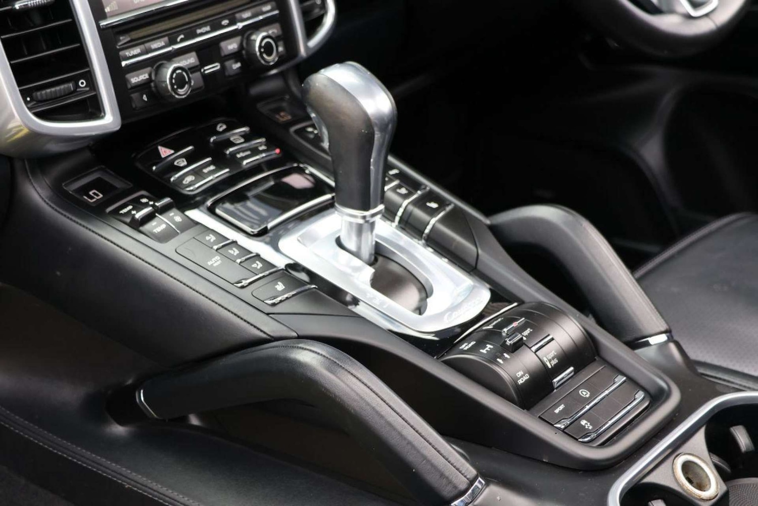 Used Porsche Cayenne 2015 for sale - 76595819: Photo 14