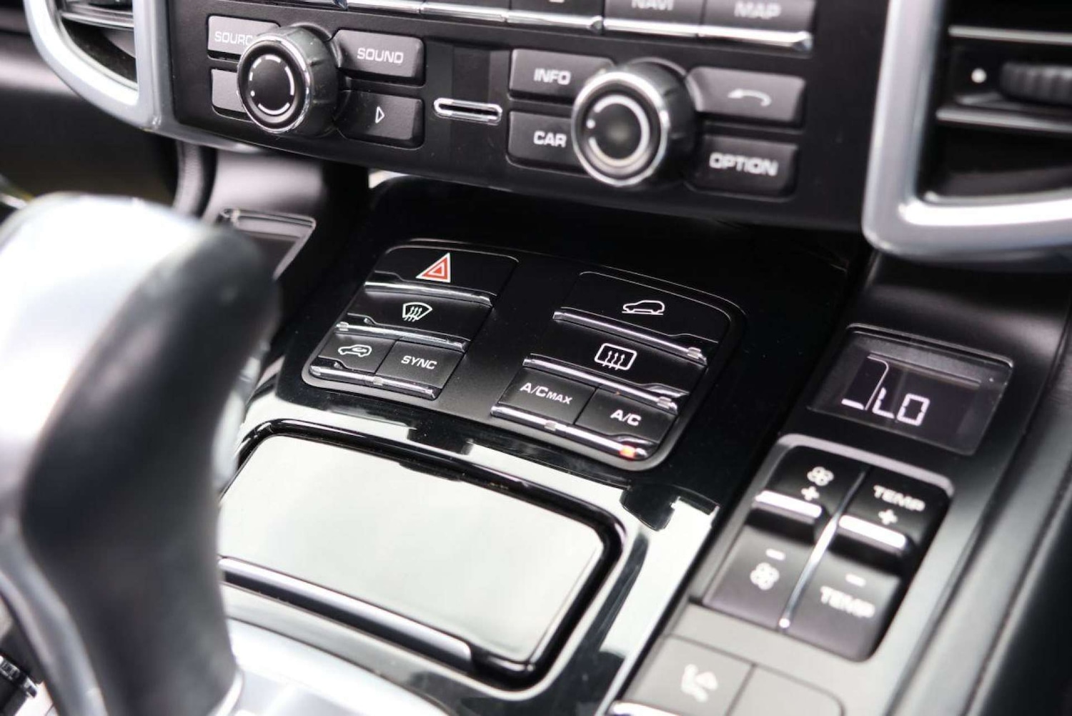 Used Porsche Cayenne 2015 for sale - 76595819: Photo 16