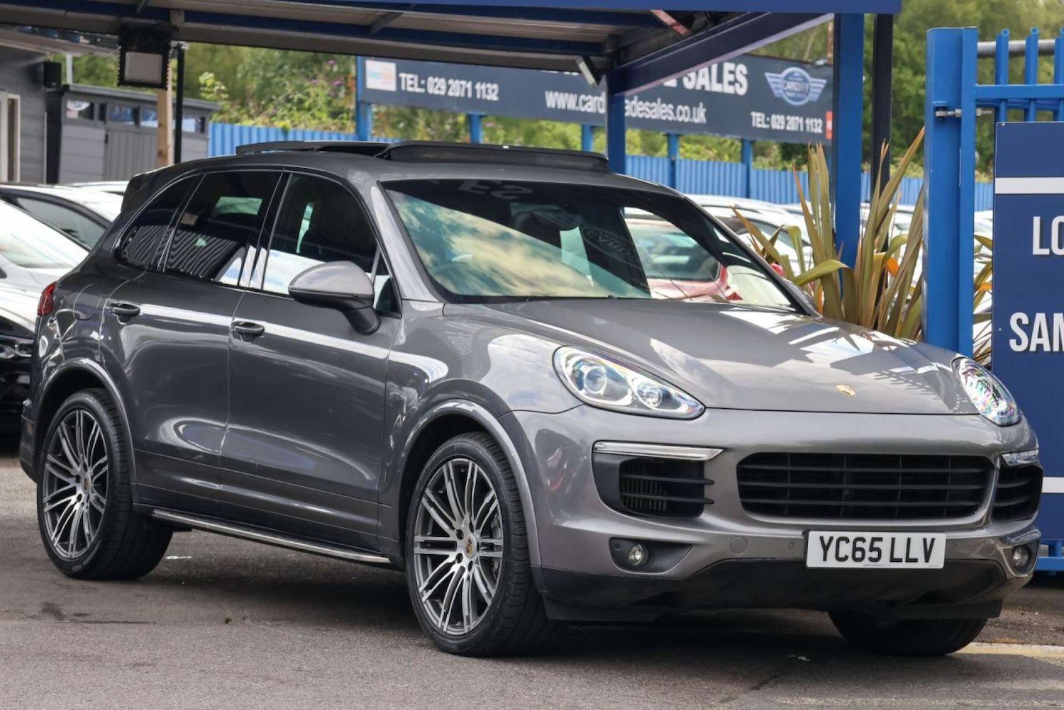 Used Porsche Cayenne 2015 for sale - 76595819: Photo 2