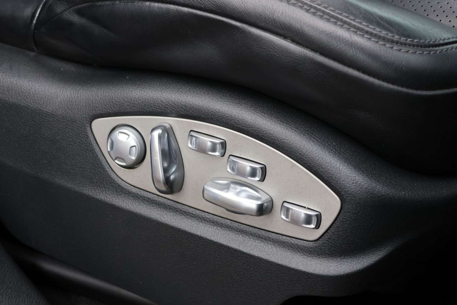 Used Porsche Cayenne 2015 for sale - 76595819: Photo 8