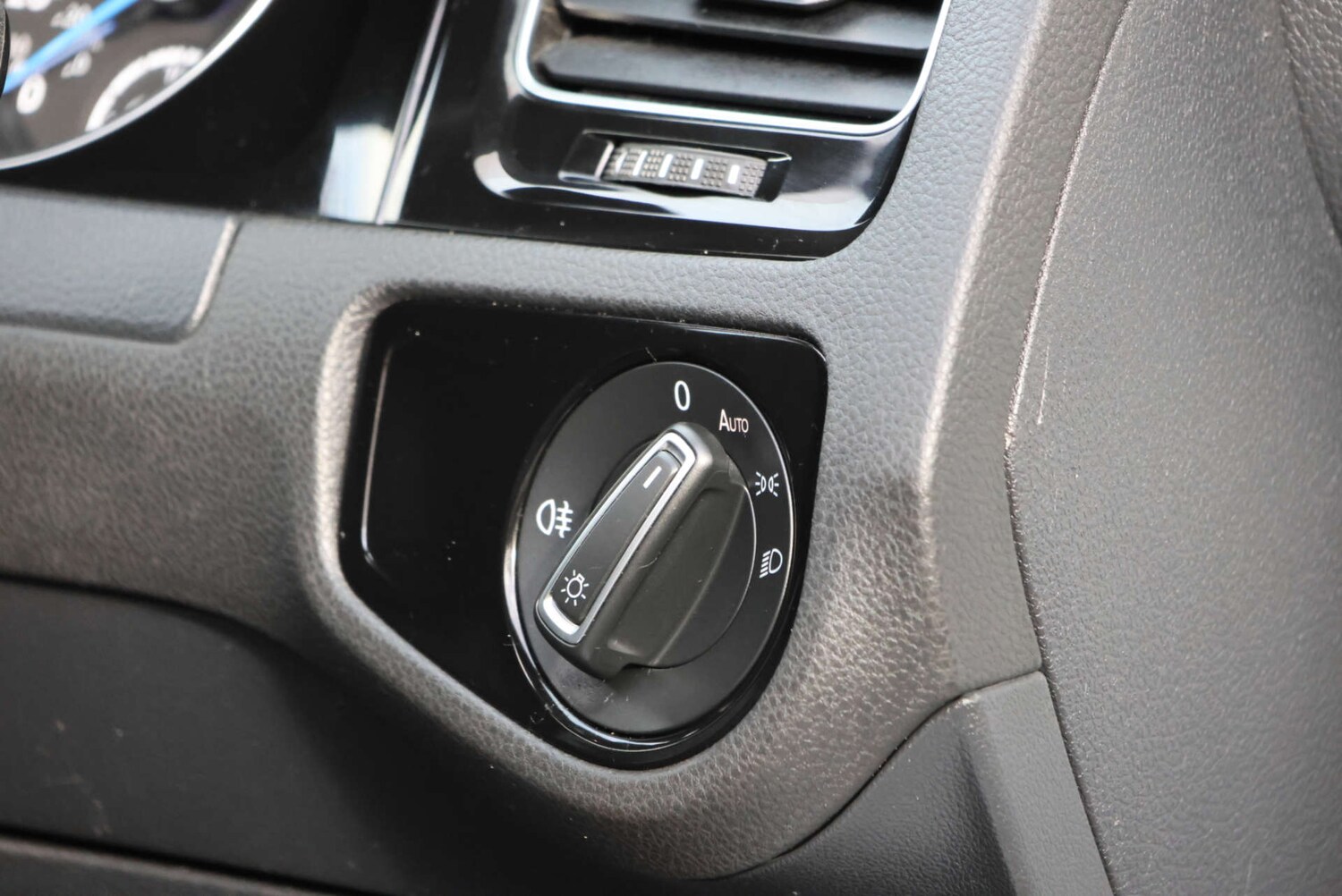 Used Volkswagen Golf 2015 for sale - 76614758: Photo 24