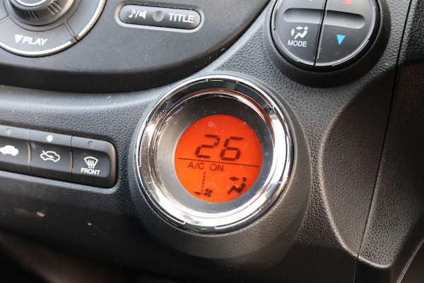 Used Honda Jazz 2013 for sale - 76304401: Photo 18