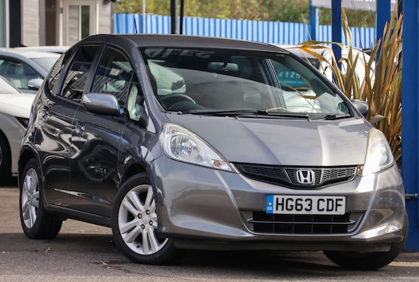 Used Honda Jazz 2013 for sale - 76304401: Photo 1