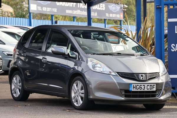 Used Honda Jazz 2013 for sale - 76304401: Photo 2