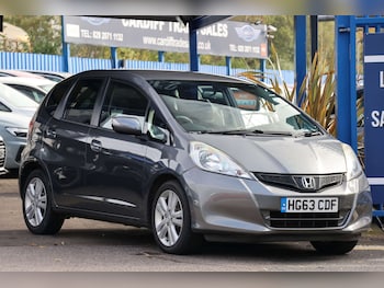 Used Honda Jazz 2013 for sale - 76304401: Photo 2