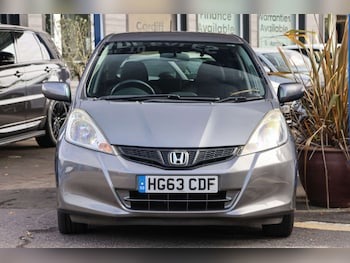 Used Honda Jazz 2013 for sale - 76304401: Photo 3