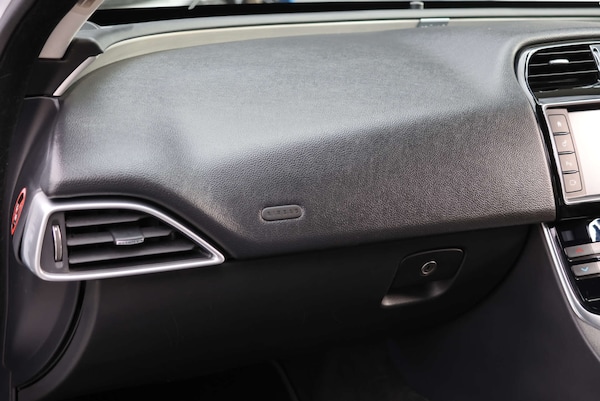 Used Jaguar XE 2016 for sale - 76304400: Photo 10