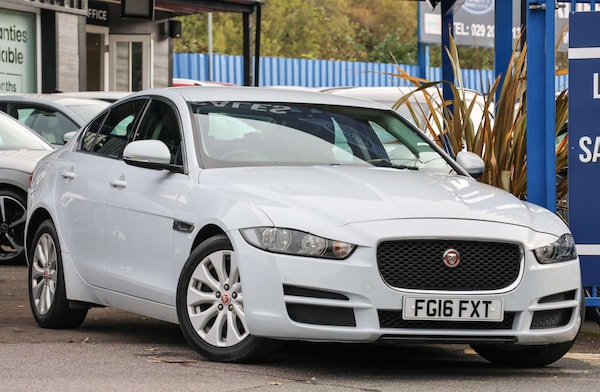 Used Jaguar XE 2016 for sale - 76304400: Photo 1
