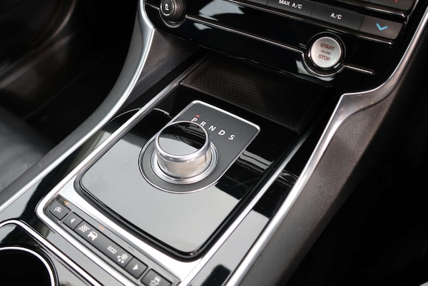 Used Jaguar XE 2016 for sale - 76304400: Photo 20