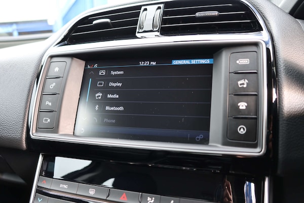 Used Jaguar XE 2016 for sale - 76304400: Photo 28