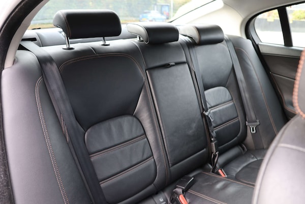 Used Jaguar XE 2016 for sale - 76304400: Photo 6