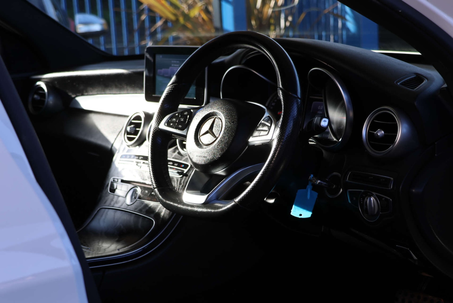 Used Mercedes-Benz C Class 2017 for sale - 77235332: Photo 4