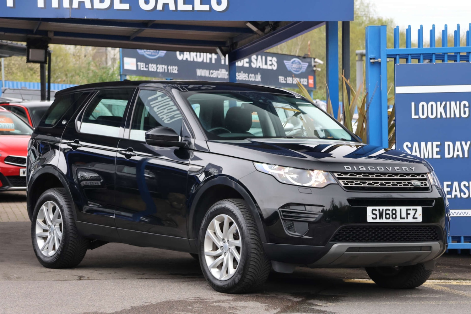 Used Land Rover Discovery Sport 2018 for sale - 78201123: Photo 2
