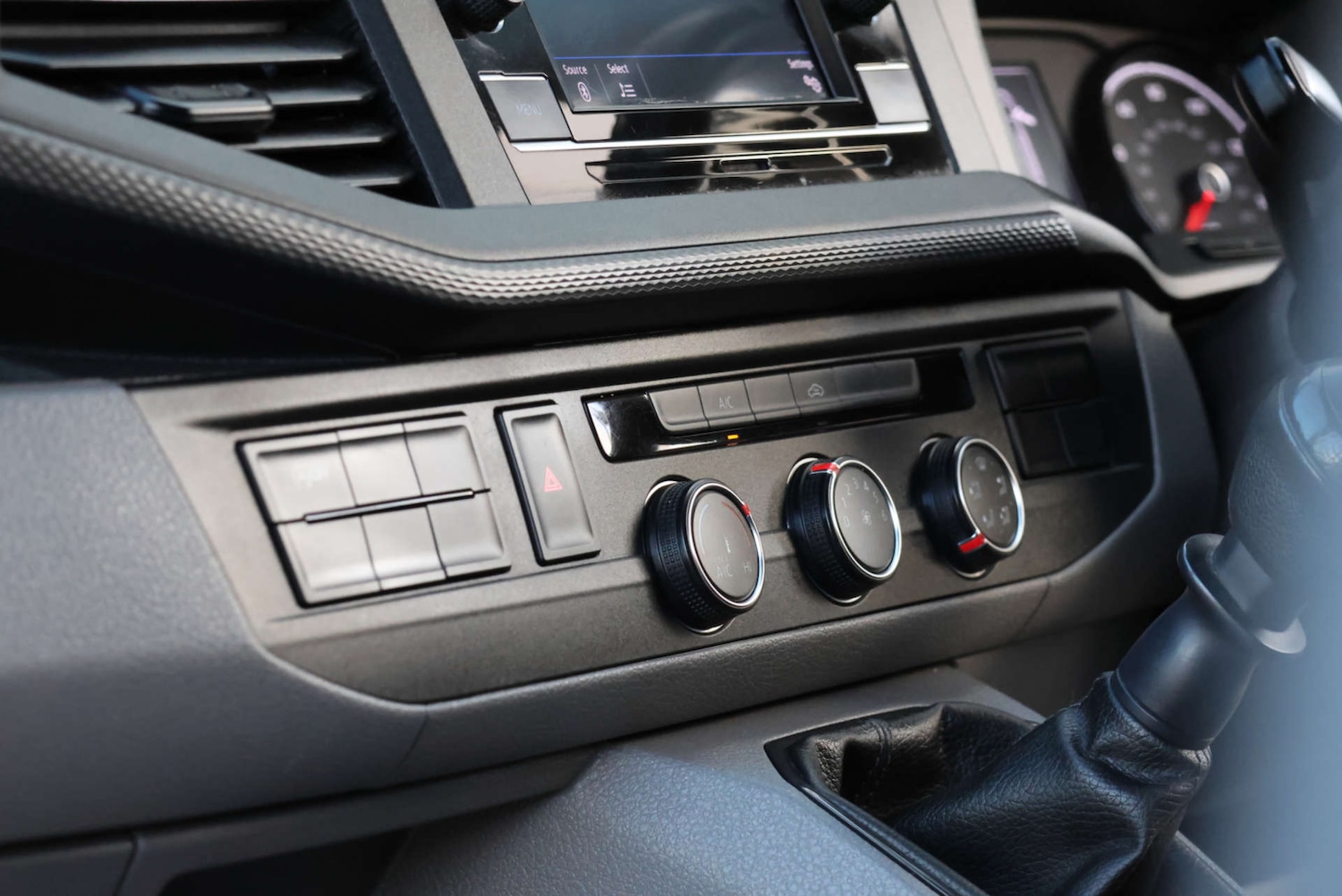 Used Volkswagen Transporter 2023 for sale - 76520313: Photo 8