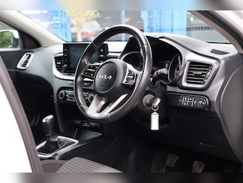 Used Kia XCeed 2023 for sale - 79369913: Photo