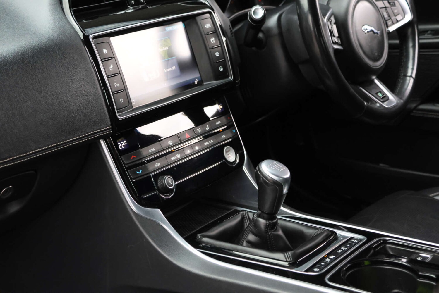 Used Jaguar XE 2017 for sale - 77420208: Photo 10