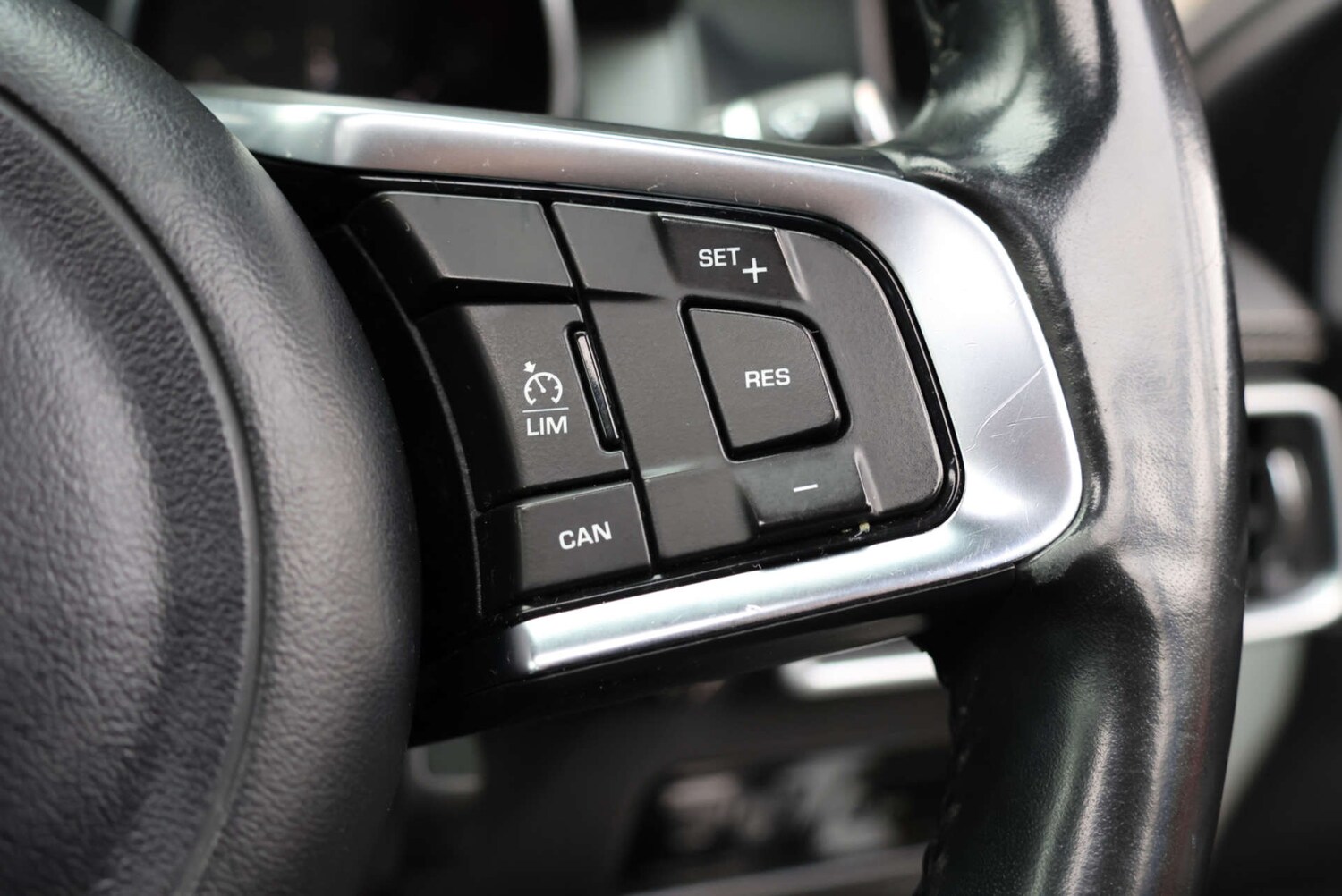 Used Jaguar XE 2017 for sale - 77420208: Photo 16