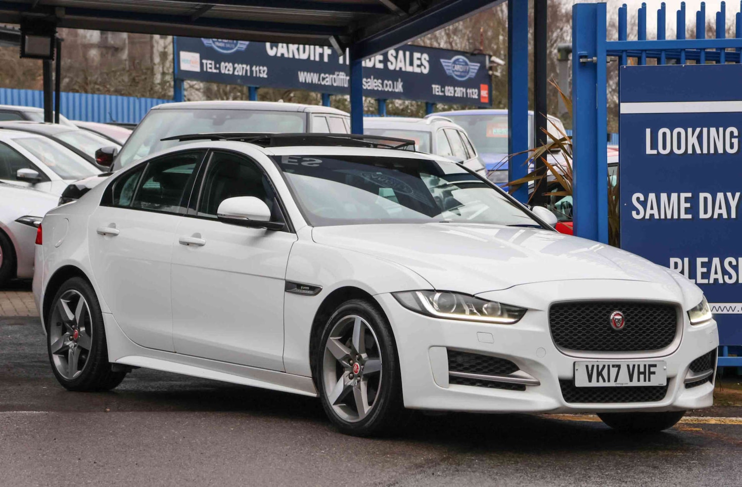 Used Jaguar XE 2017 for sale - 77420208: Photo 2