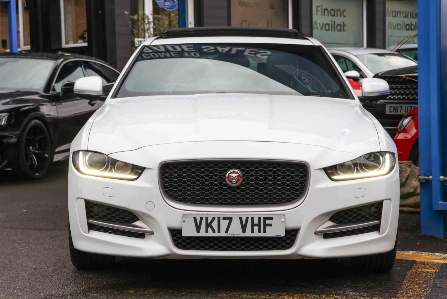 Used Jaguar XE 2017 for sale - 77420208: Photo 3