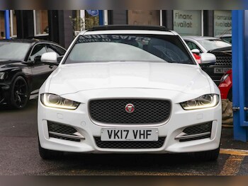 Used Jaguar XE 2017 for sale - 77420208: Photo