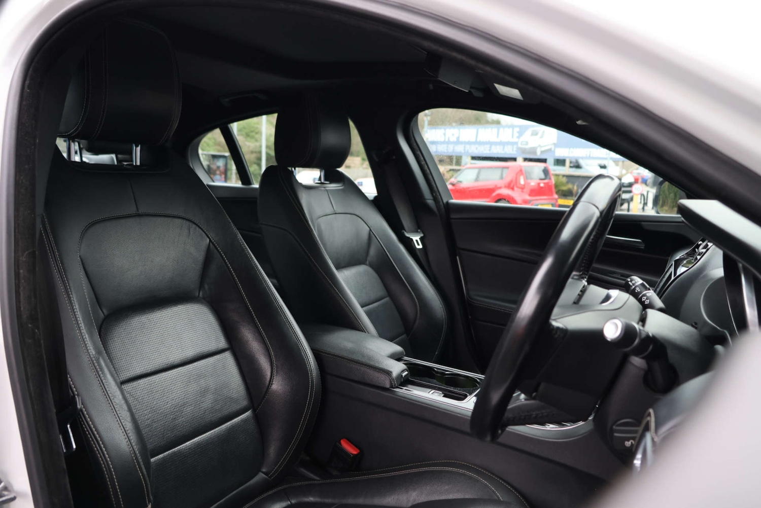 Used Jaguar XE 2017 for sale - 77420208: Photo 5