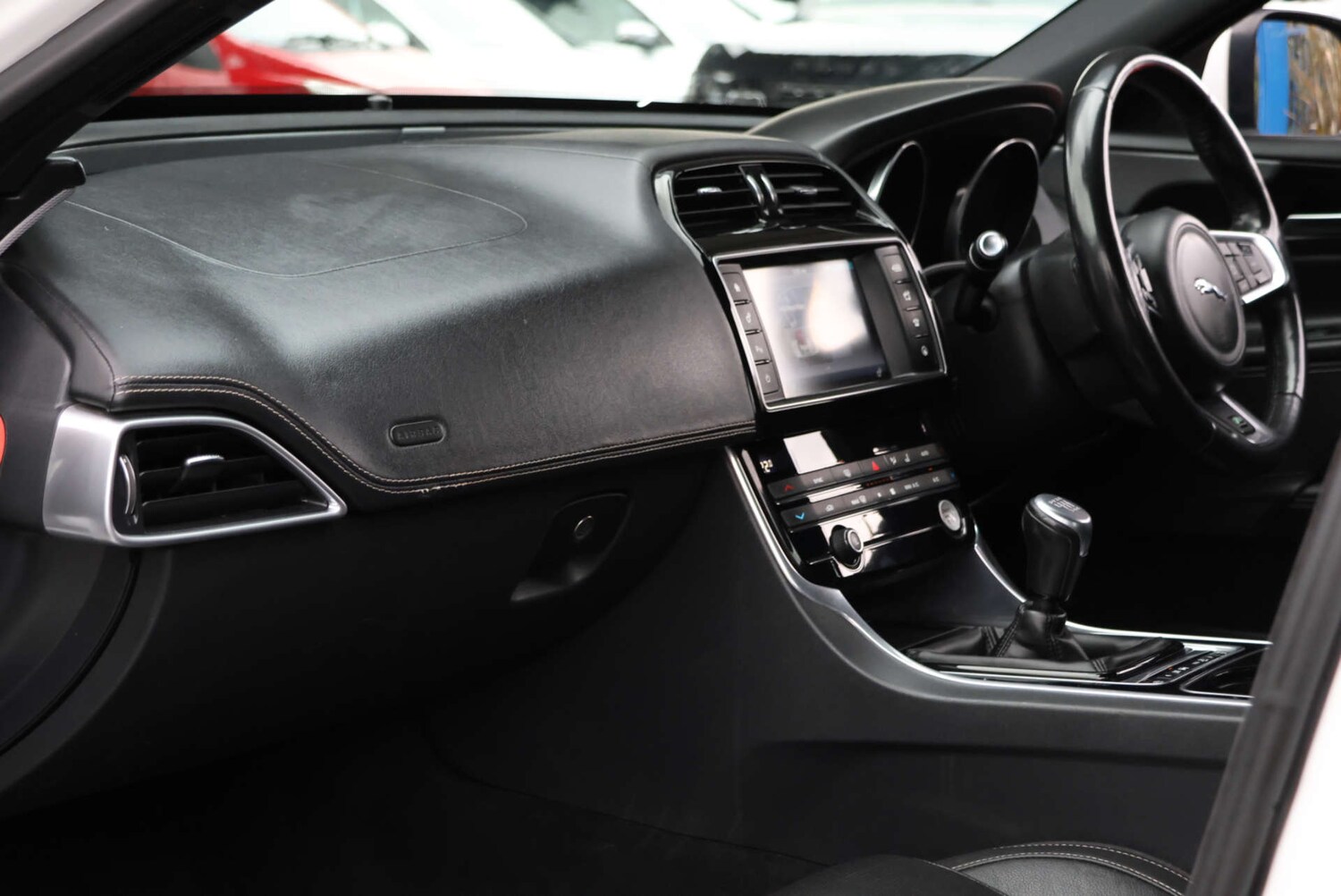 Used Jaguar XE 2017 for sale - 77420208: Photo 9