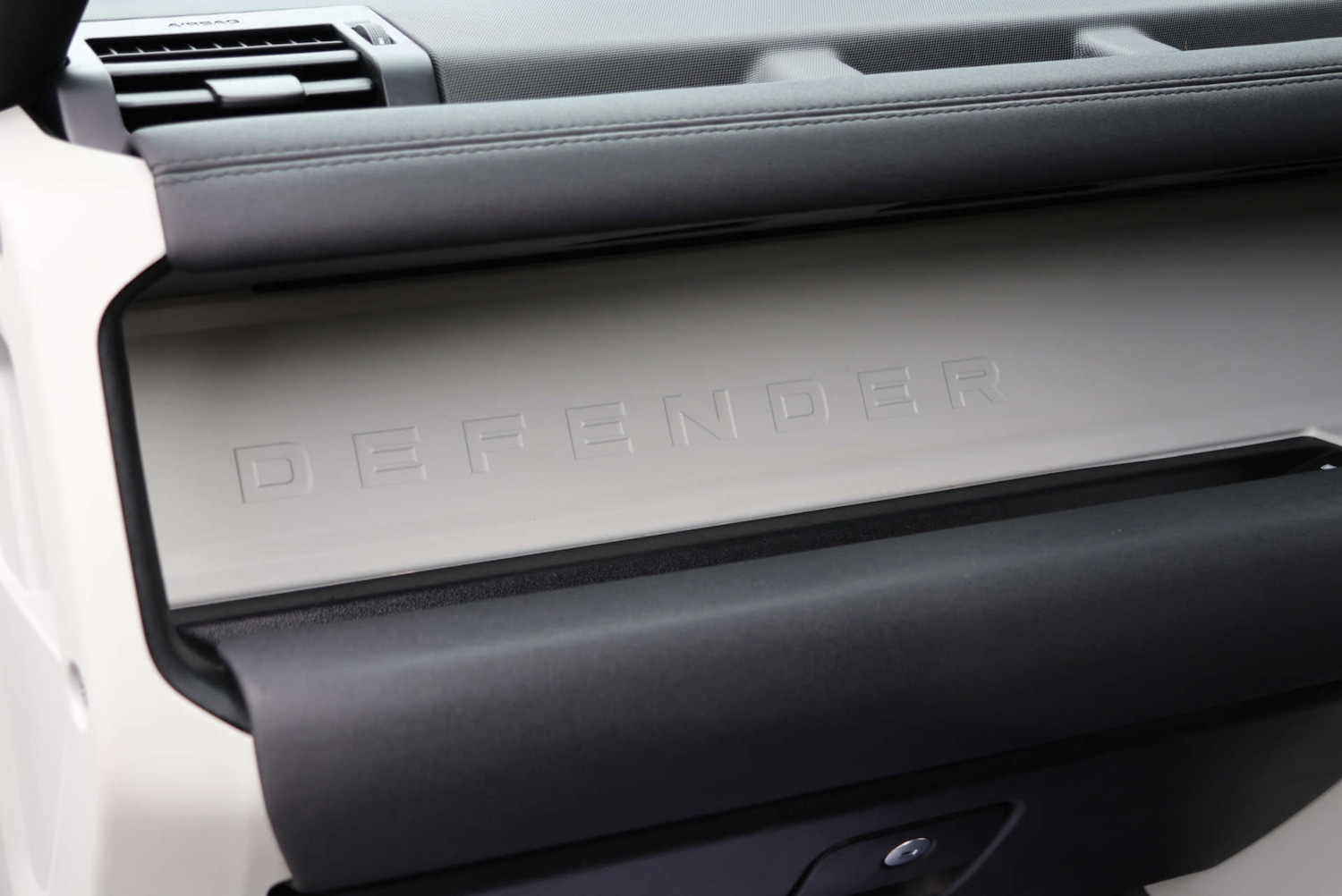 Used Land Rover Defender 2021 for sale - 77946325: Photo 15