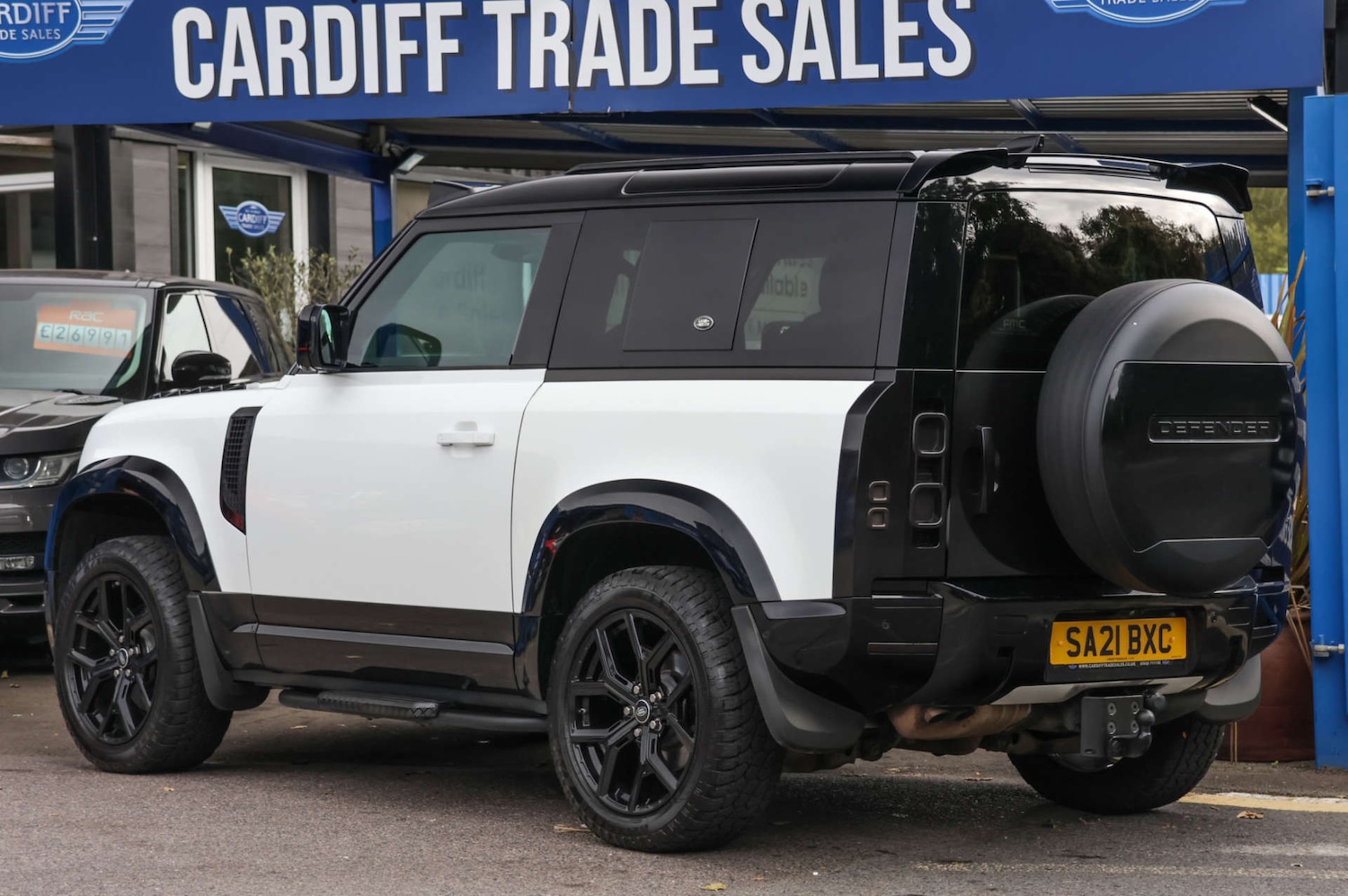 Used Land Rover Defender 2021 for sale - 77946325: Photo 18