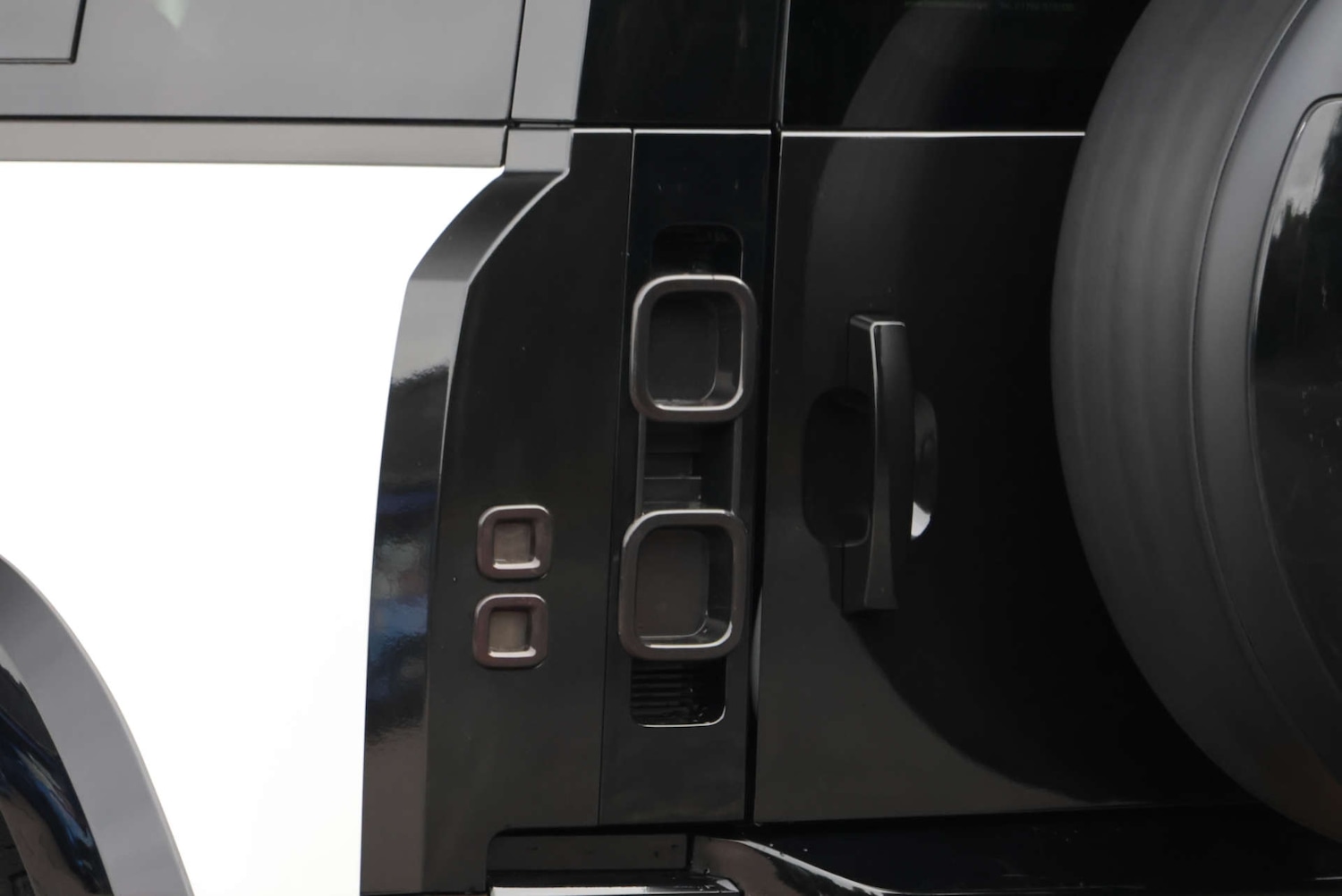 Used Land Rover Defender 2021 for sale - 77946325: Photo 23