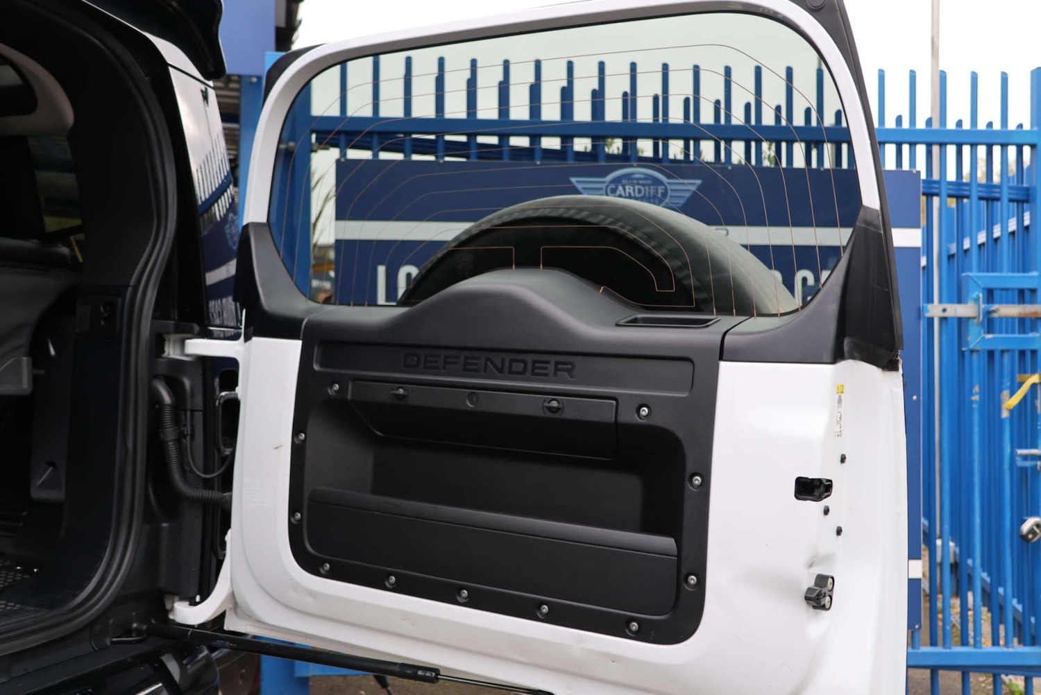 Used Land Rover Defender 2021 for sale - 77946325: Photo 27