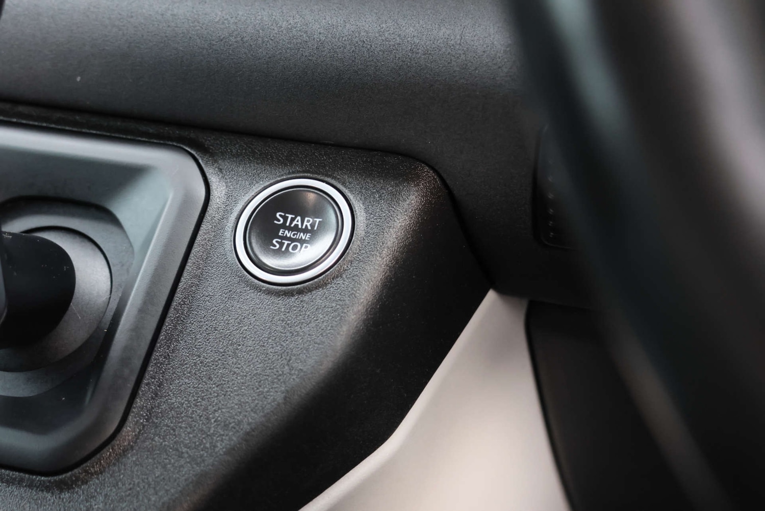 Used Land Rover Defender 2021 for sale - 77946325: Photo 32