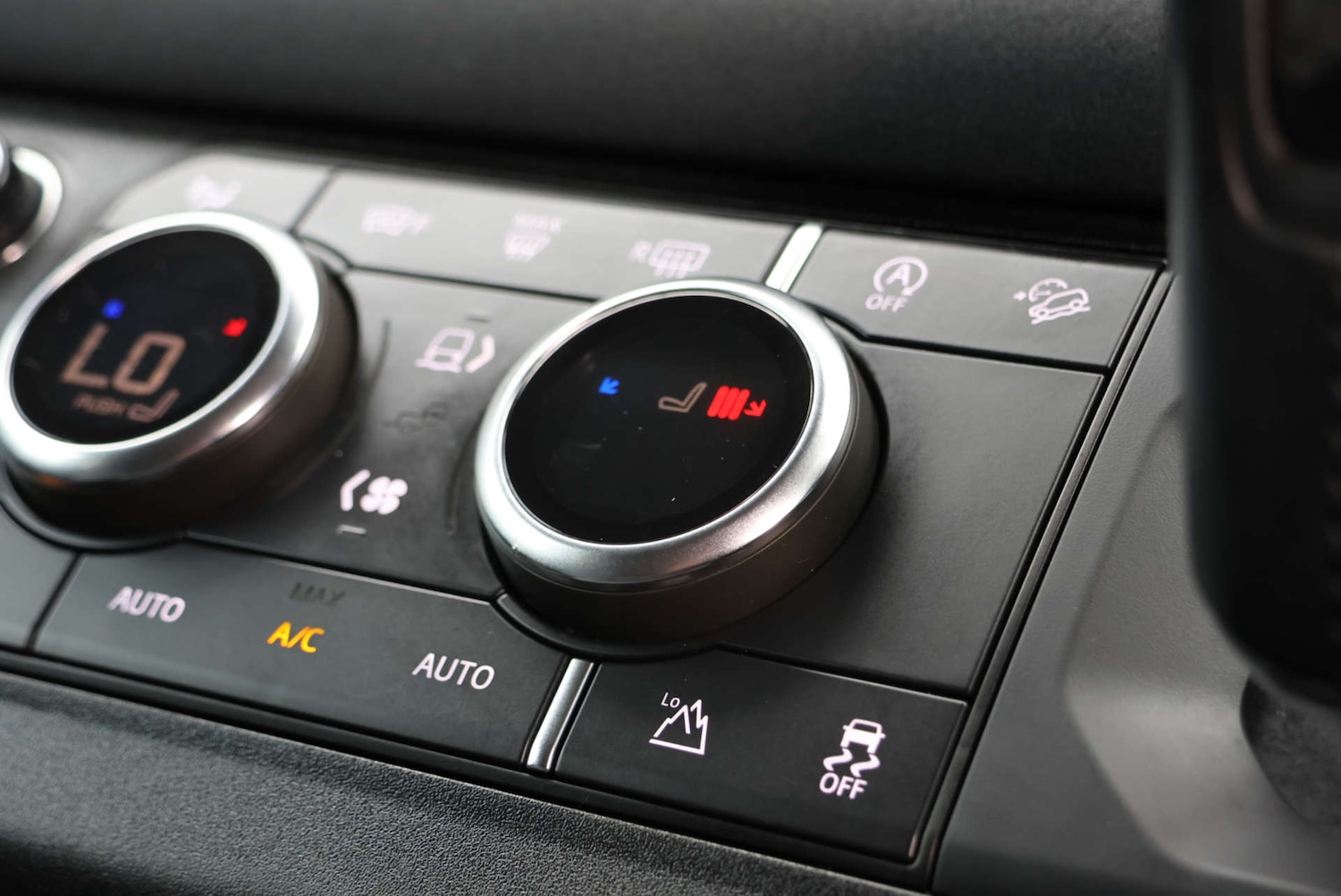 Used Land Rover Defender 2021 for sale - 77946325: Photo 33