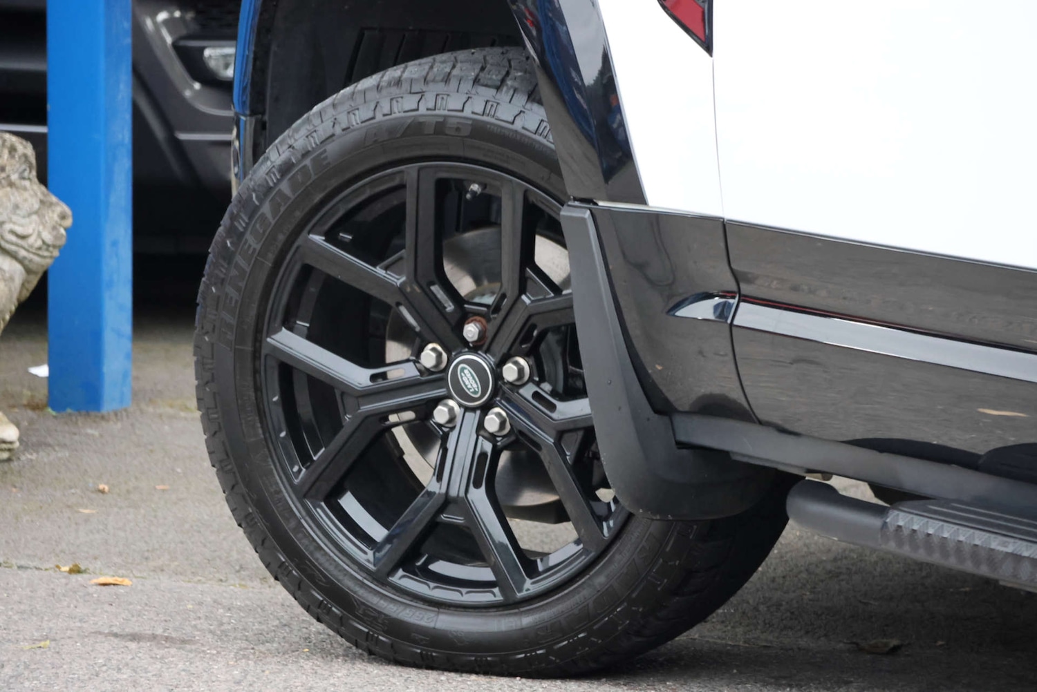 Used Land Rover Defender 2021 for sale - 77946325: Photo 50