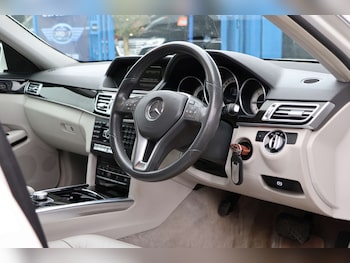 Used Mercedes-Benz E Class 2013 for sale - 78442307: Photo