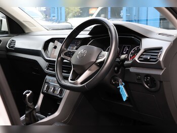 Used Volkswagen T-Cross 2022 for sale - 76601203: Photo