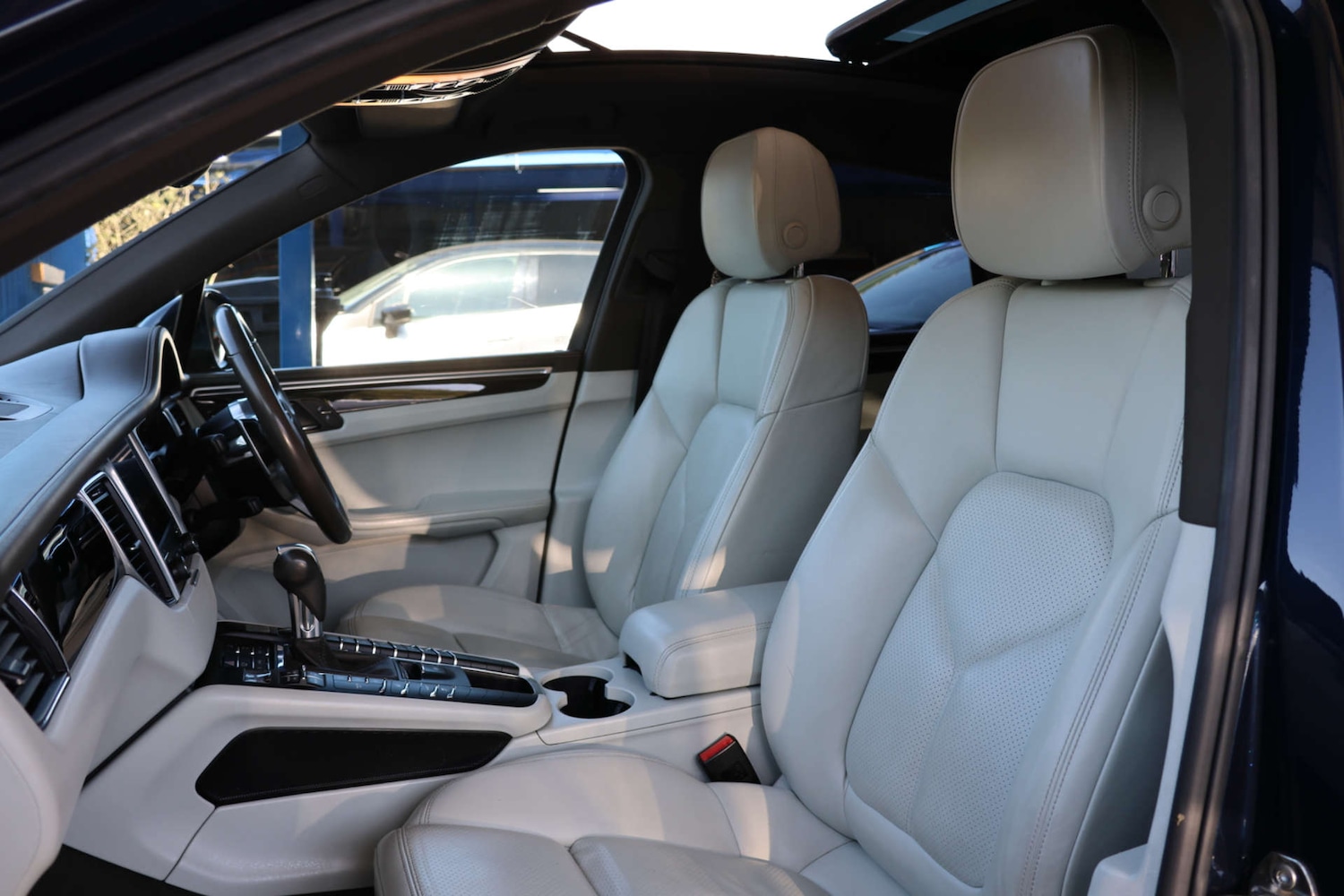 Used Porsche Macan 2017 for sale - 78108351: Photo 11