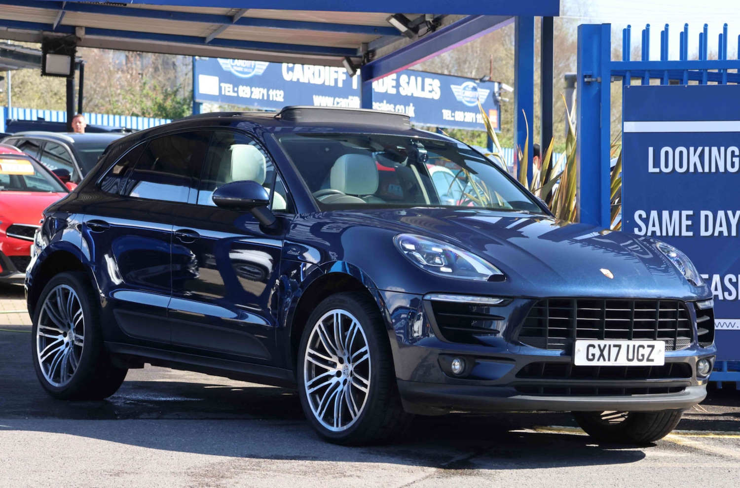 Used Porsche Macan 2017 for sale - 78108351: Photo 2