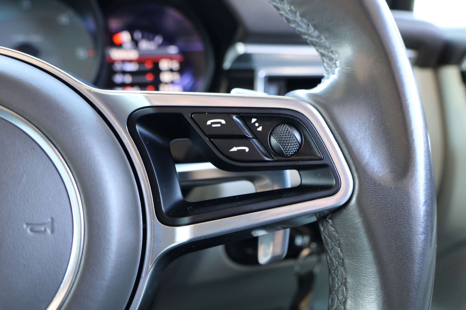 Used Porsche Macan 2017 for sale - 78108351: Photo 23