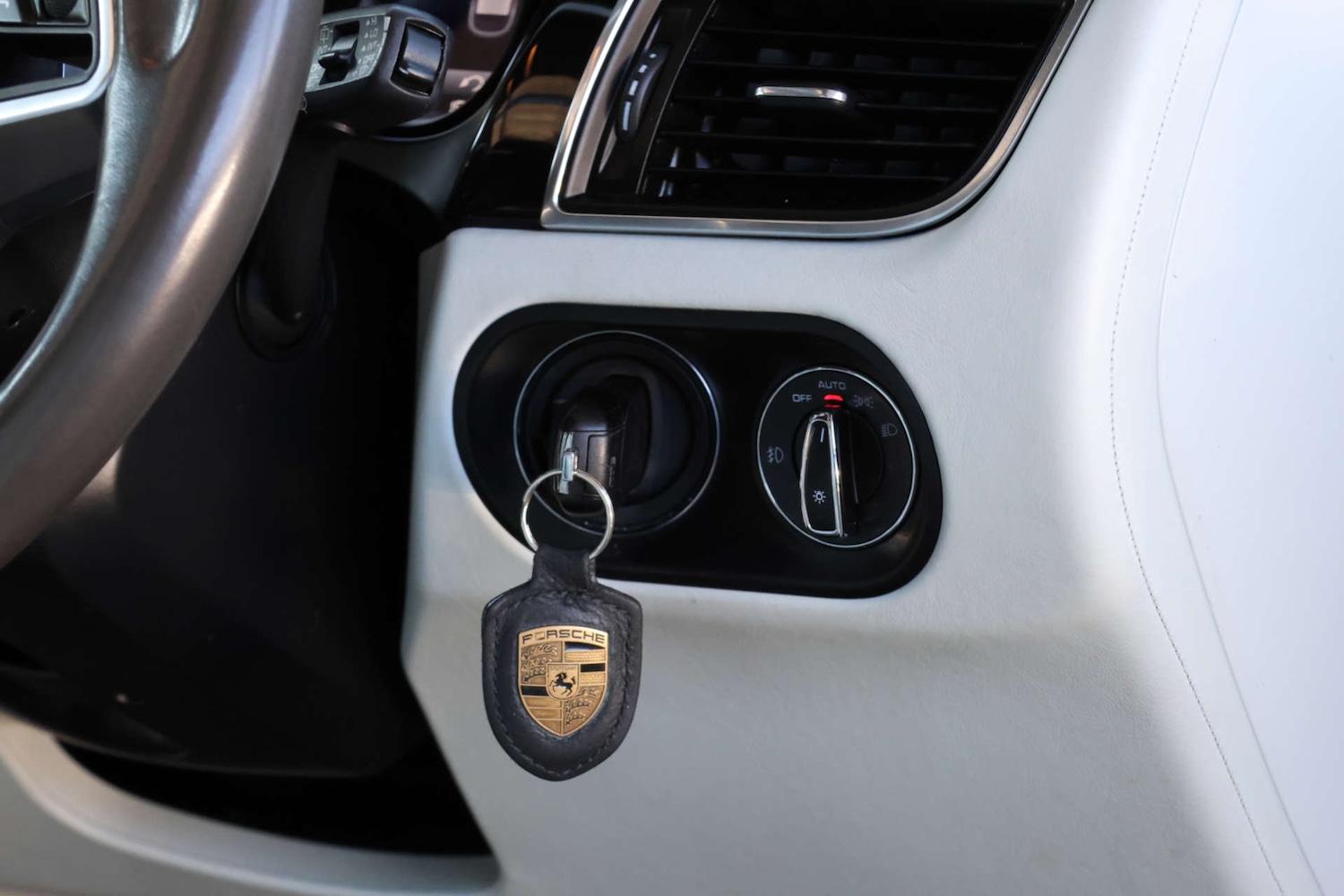 Used Porsche Macan 2017 for sale - 78108351: Photo 40