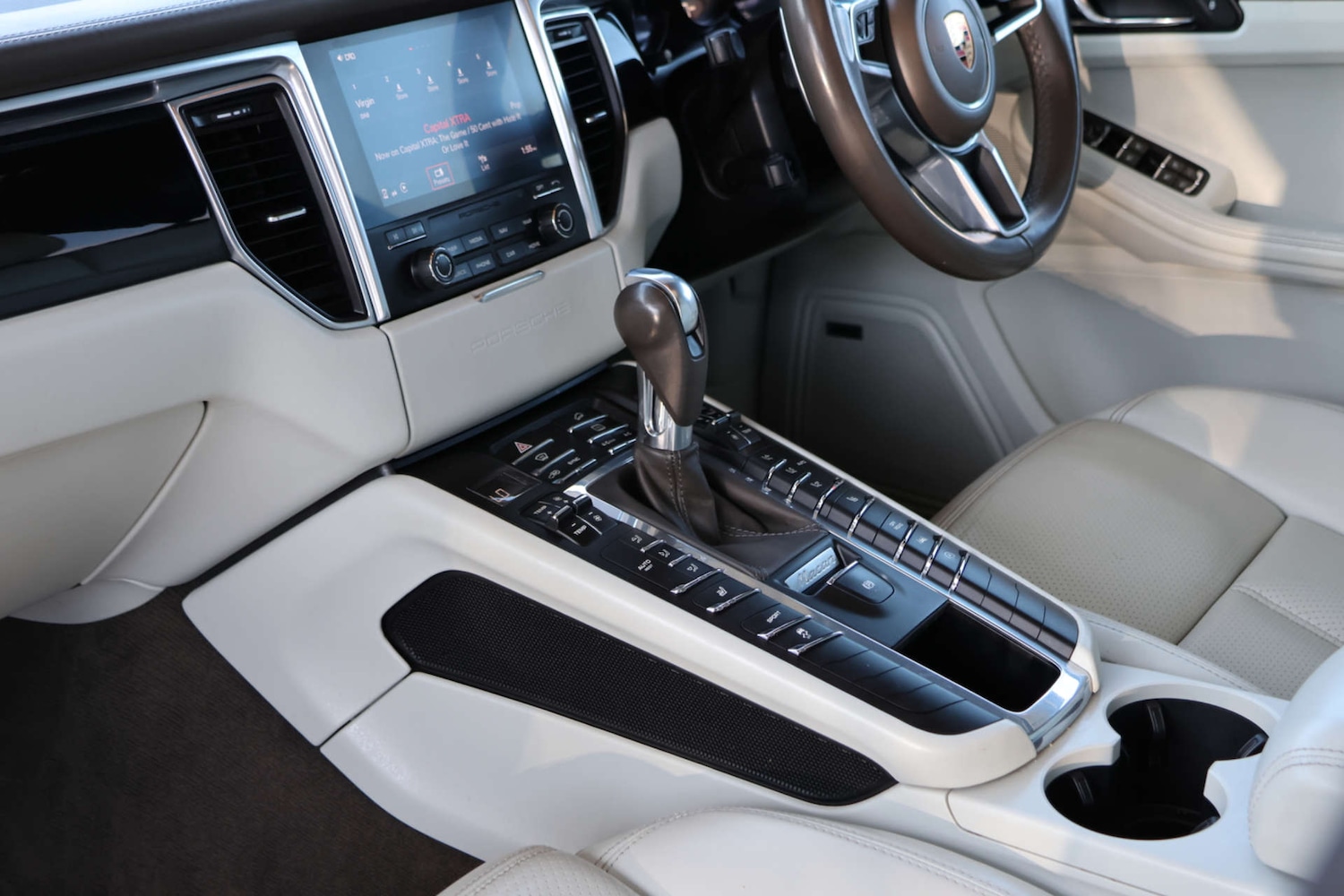 Used Porsche Macan 2017 for sale - 78108351: Photo 41