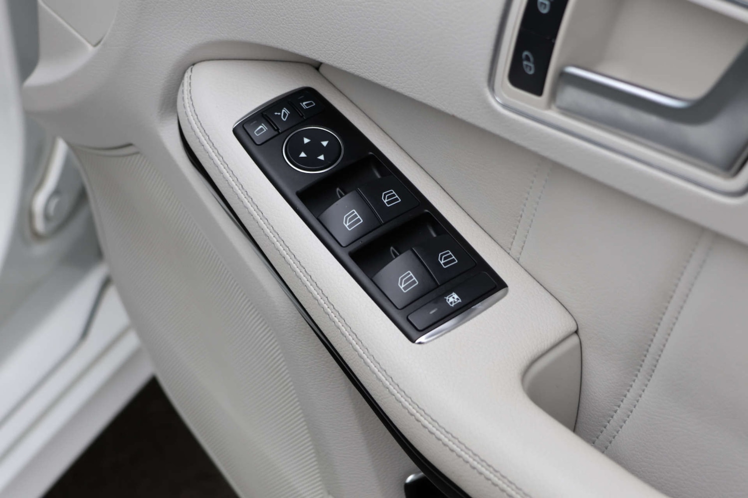 Used Mercedes-Benz E Class 2013 for sale - 78003809: Photo 20